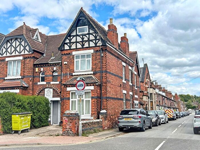 6 Bedroom End Of Terrace House For Sale In Lea Road, Gainsborough, Lincolnshire, DN21