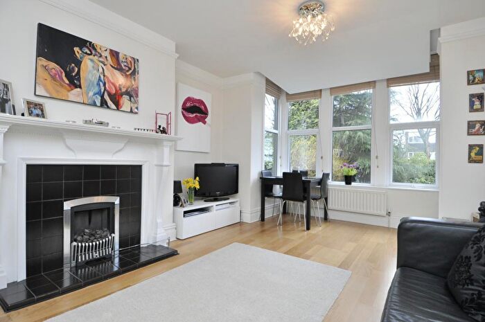 2 Bedroom Apartment To Rent In Ground Floor Flat, Street Lane, Roundhay, Leeds, LS8