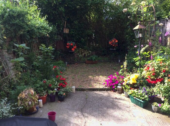 1 Bedroom Flat To Rent In Priory Road, Crouch End, London, N8