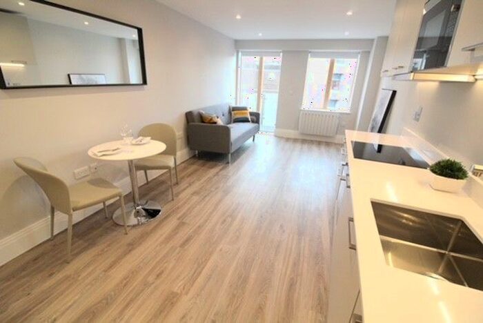 1 Bedroom Flat To Rent In Marlow Road, Maidenhead, SL6