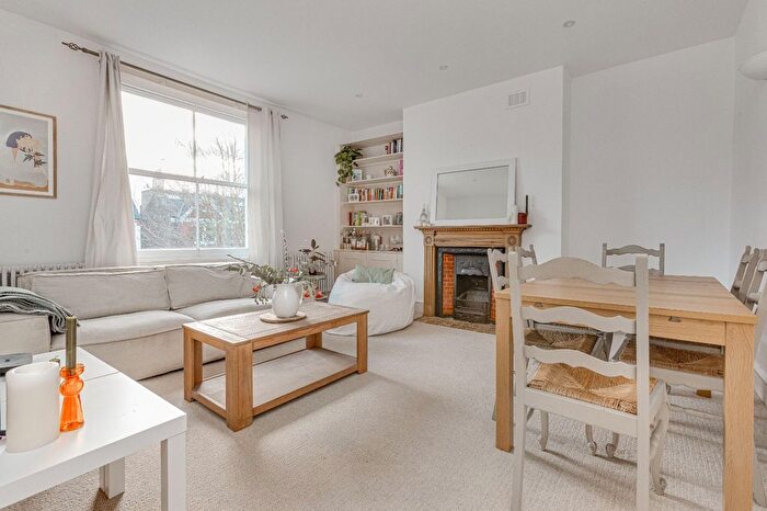 2 Bedroom Flat To Rent In Old Devonshire Road, Balham, SW12