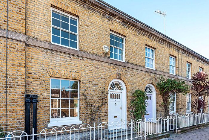 2 Bedroom Terraced House To Rent In Courtenay Street, London, SE11