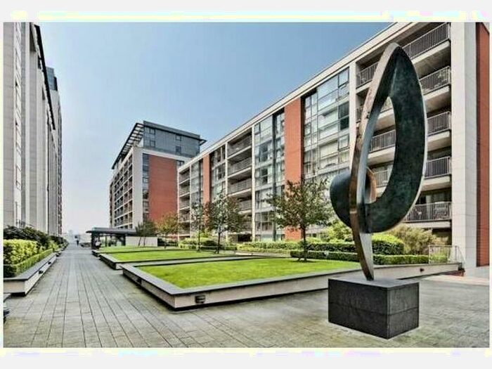1 Bedroom Apartment To Rent In Baltic Apartments, Western Gateway, Royal Victoria Docks, Canary Wharf, London, E16