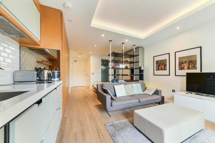 Studio To Rent In Park Vista Tower, Cobblestone Square, E1W