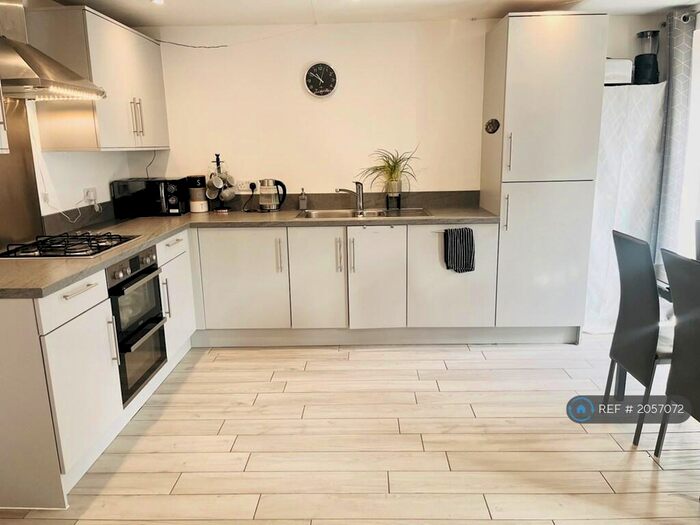 2 Bedroom Flat To Rent In Tithe Court, Harrow, HA2