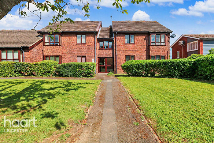 2 Bedroom Apartment For Sale In St Pauls Close, Leicester, LE2