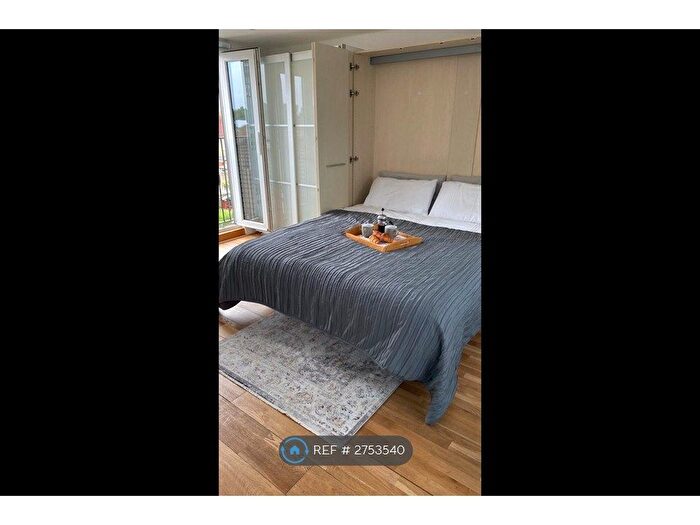 1 Bedroom Flat To Rent In Thames Ave, Greenford, UB6