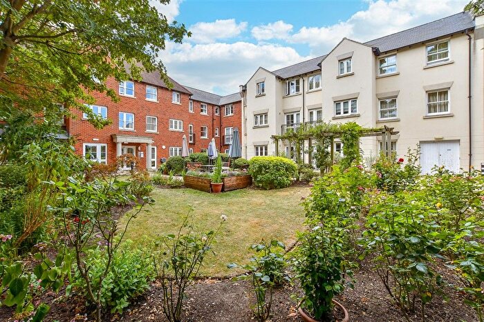 2 Bedroom Flat For Sale In Roper Road, Canterbury, Kent, CT2