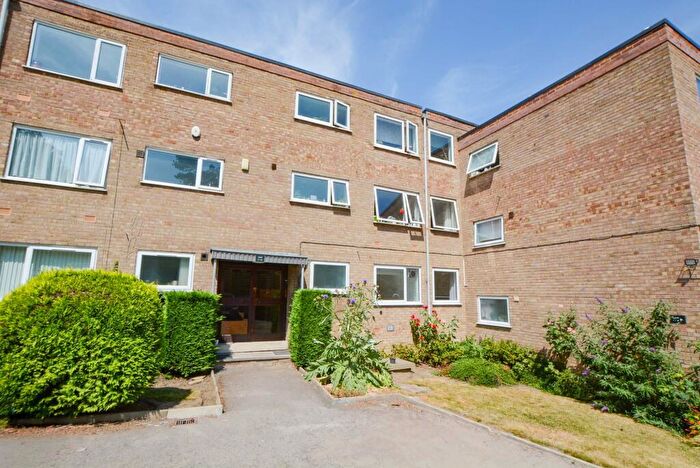 2 Bedroom Flat For Sale In Tiffany Court, Stoneygate, Leicester, LE2