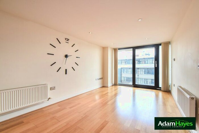 2 Bedroom Flat To Rent In Kingsway, North Finchley, N12