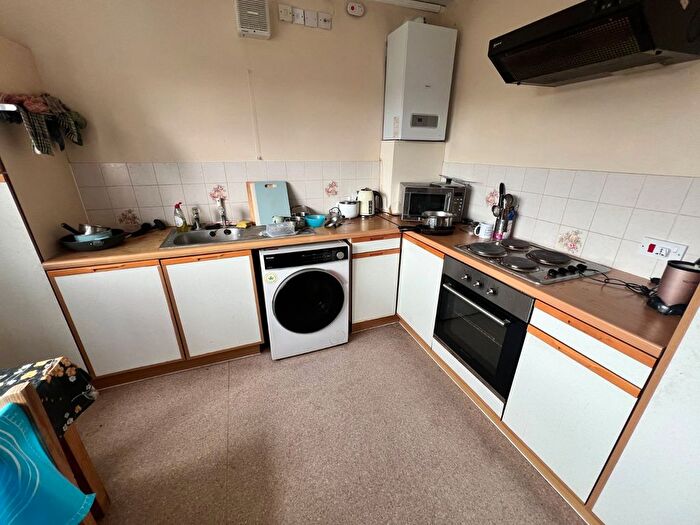 3 Bedroom Flat To Rent In Lodge Road Gold, Southampton, Hampshire, SO14