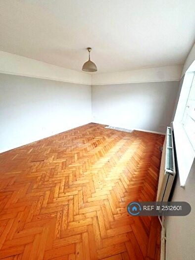 2 Bedroom Flat To Rent In Grosvenor Road, London, E11