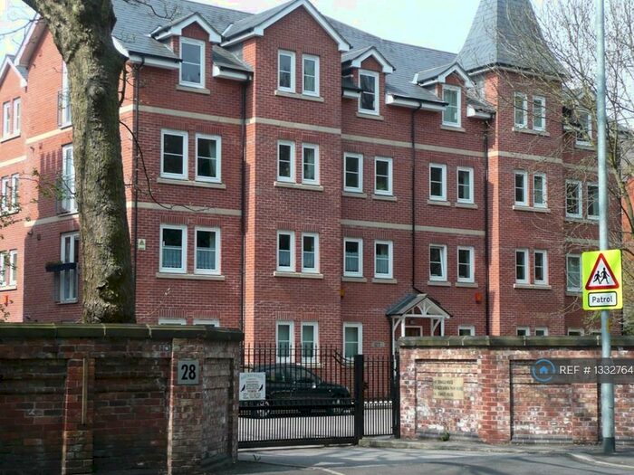 2 Bedroom Flat To Rent In Alexandra Park House, Whalley Range, M16