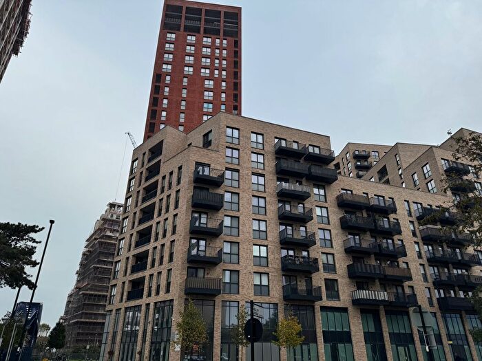 2 Bedroom Flat To Rent In Healum Avenue, Southall, UB2