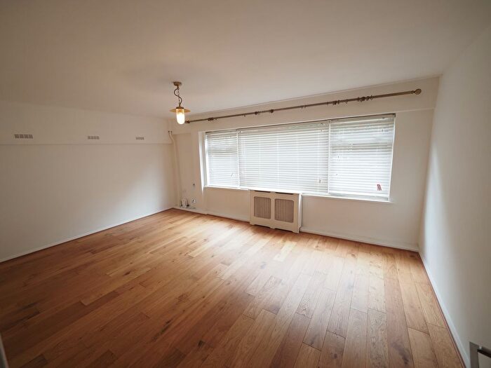 1 Bedroom Flat To Rent In Grosvenor Road, London, SW1V
