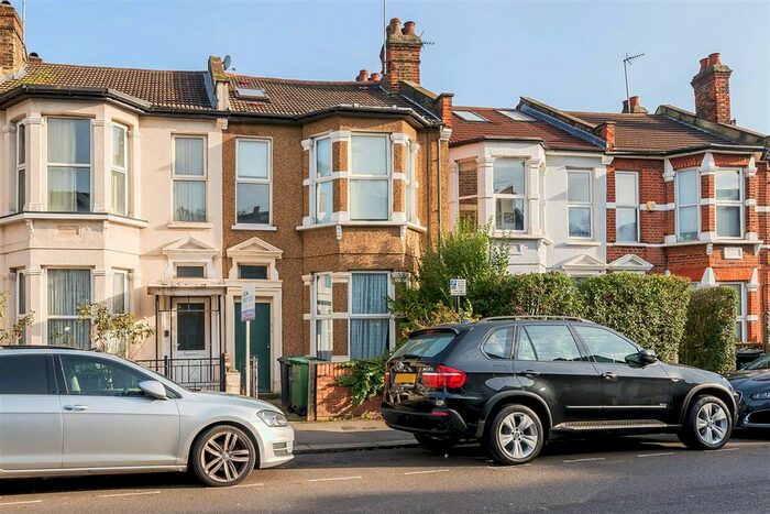 2 Bedroom Flat To Rent In Wightman Road, Hornsey, N8