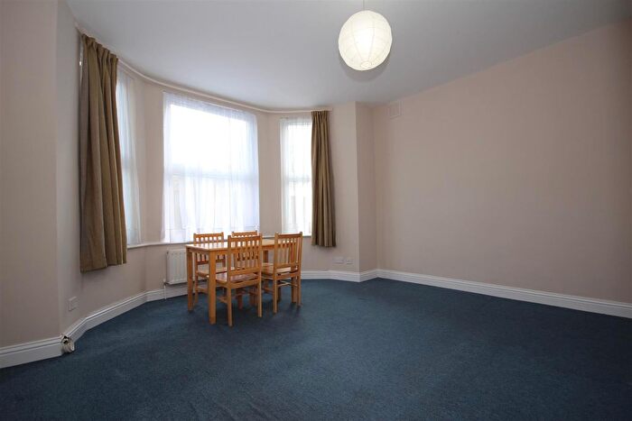 1 Bedroom Flat To Rent In Craven Park, Harlesden, NW10