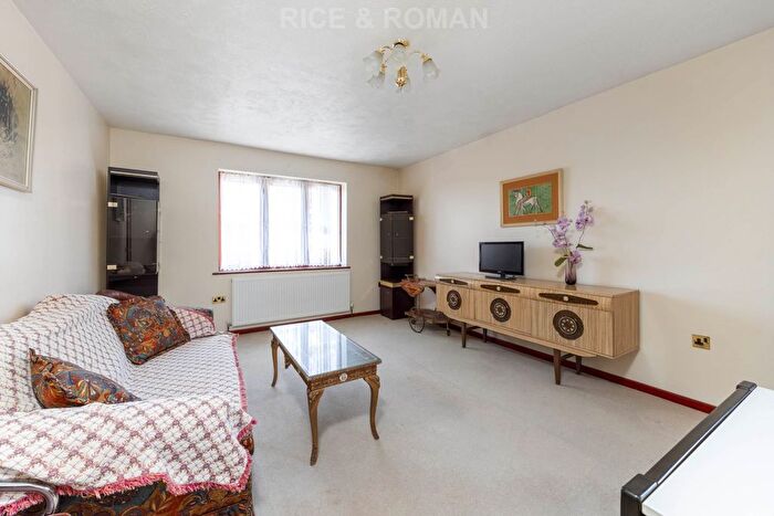 2 Bedroom Flat For Sale In Cloister House, Wimbledon, SW19