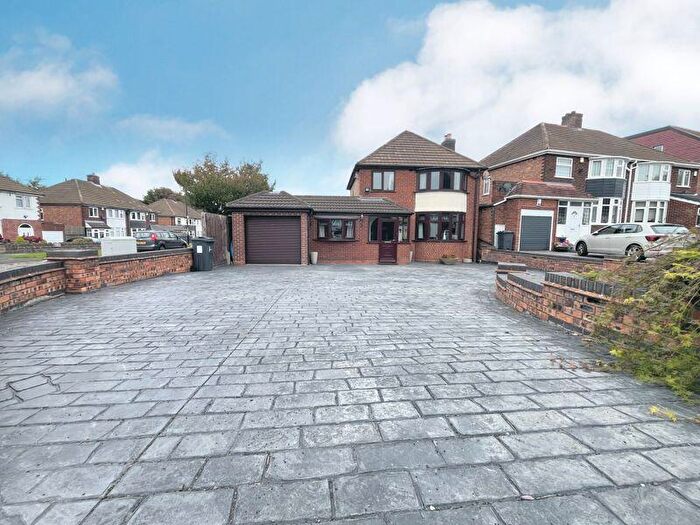 4 Bedroom Detached House For Sale In Lindens Drive, Streetly, Sutton Coldfield, B74
