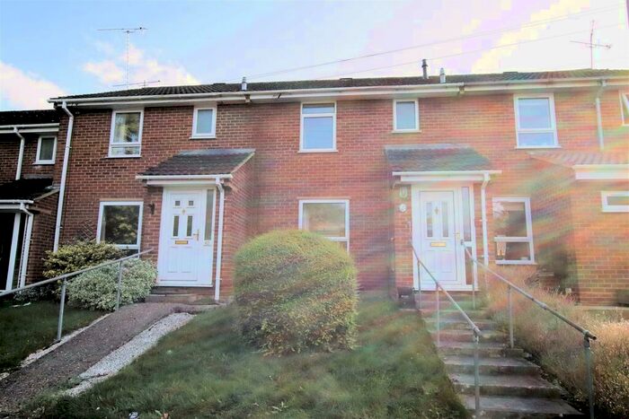 3 Bedroom House To Rent In Pottery Road, Tilehurst, Reading, RG30