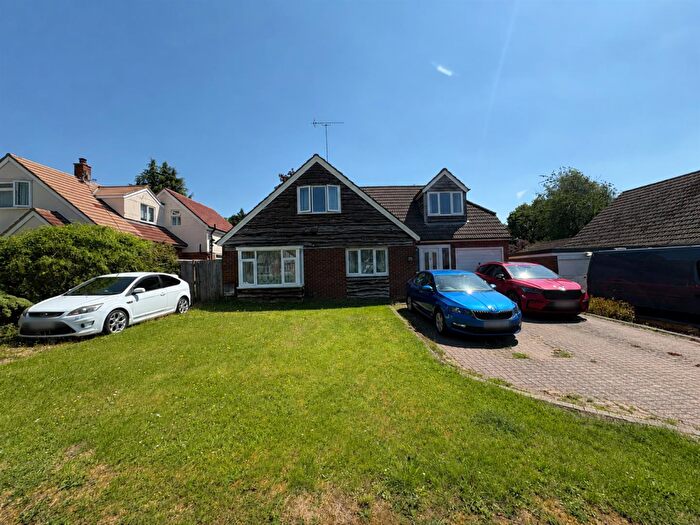 4 Bedroom Detached House For Sale In Hillside Way, Welwyn, AL6