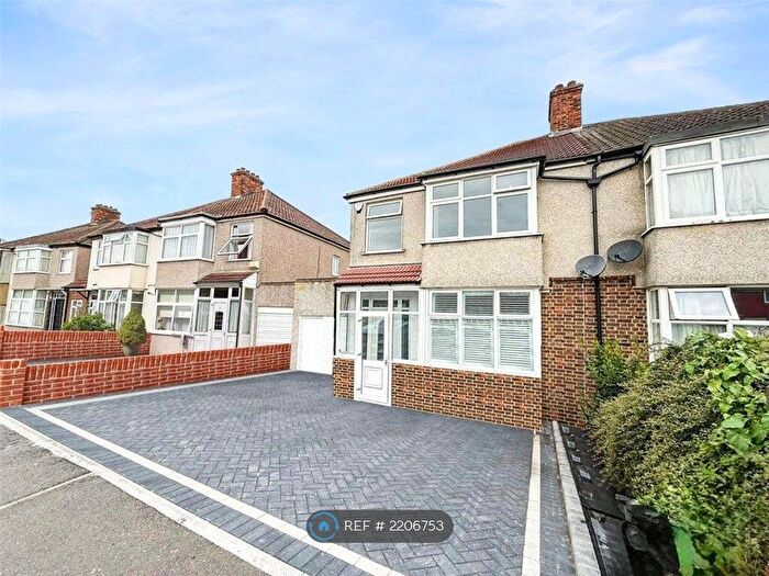 3 Bedroom Semi-Detached House To Rent In Wickham Street, Welling, DA16