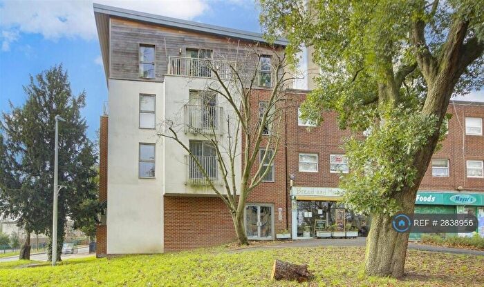 2 Bedroom Flat To Rent In Pinetop Court, Woodford, IG8