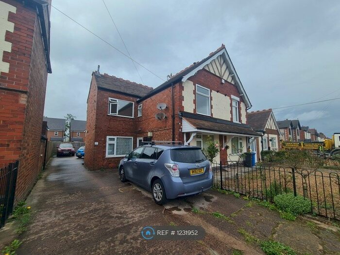 2 Bedroom Flat To Rent In High Street, Chasetown, Burntwood WS7