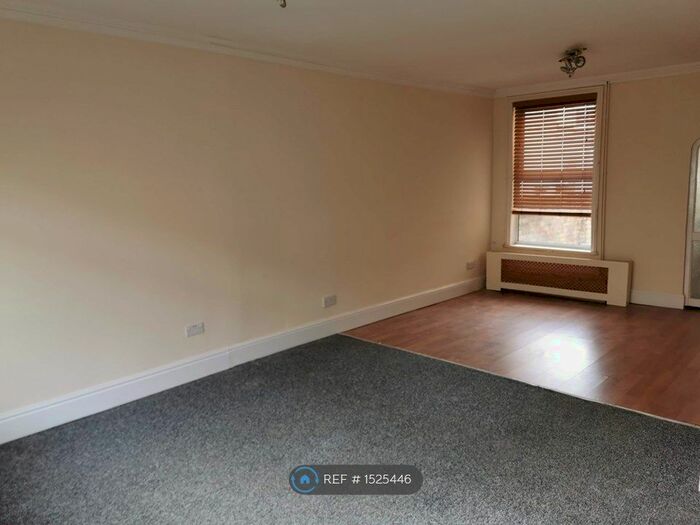 3 Bedroom Terraced House To Rent In Moorland Road, Portsmouth, PO1