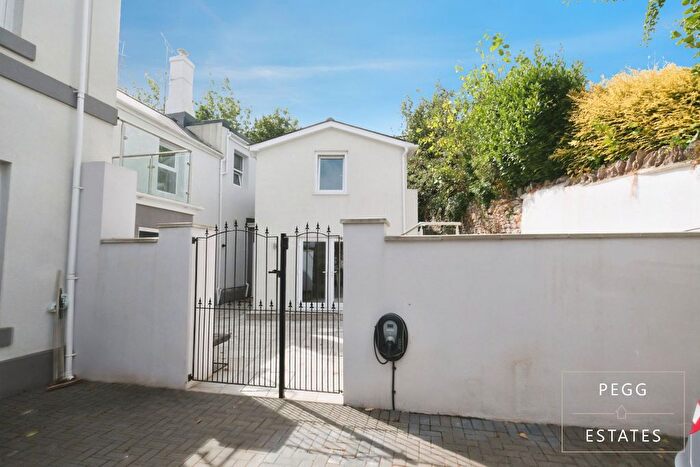 5 Bedroom End Terrace House For Sale In Teignmouth Road, Torquay, TQ1