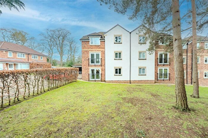 2 Bedroom Flat For Sale In The Pines, Leeds, West Yorkshire, LS17