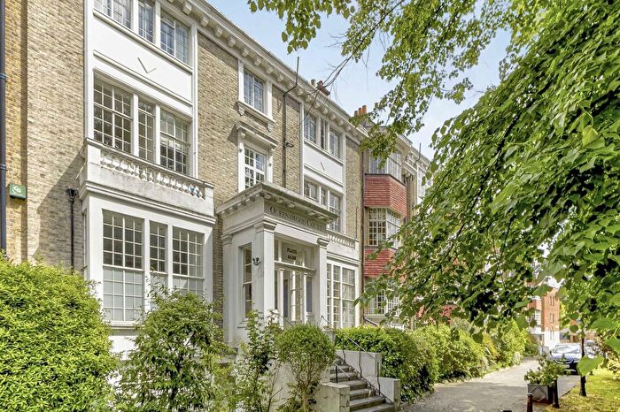 3 Bedroom Flat To Rent In Kings Avenue, Clapham, SW4