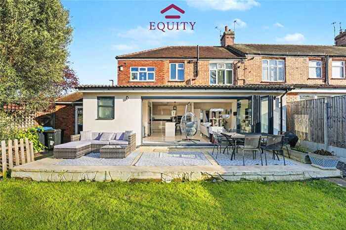 5 Bedroom End Terrace House For Sale In Willow Road, Enfield, EN1