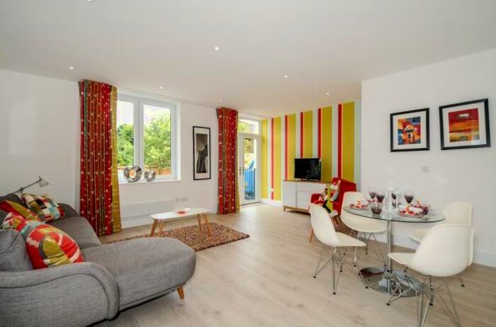 1 Bedroom Apartment To Rent In Bessemer Road, RG21