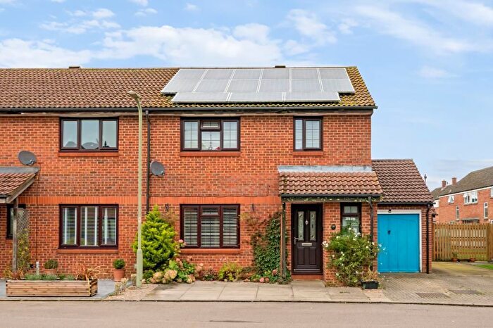 2 Bedroom Semi-Detached House For Sale In Caversfield, Bicester, OX27