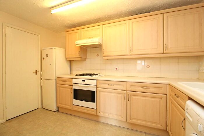 1 Bedroom Flat To Rent In Kings Chase, CM14