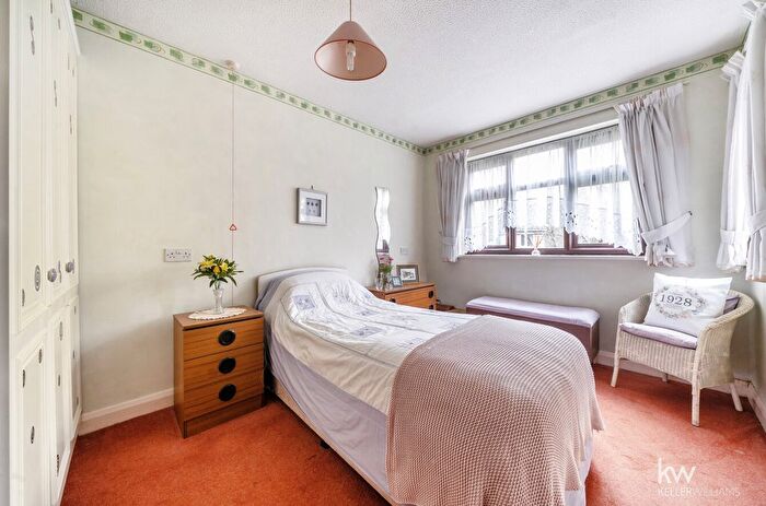 2 Bedroom Maisonette For Sale In The Lawns, Stevenage, Hertfordshire, SG2