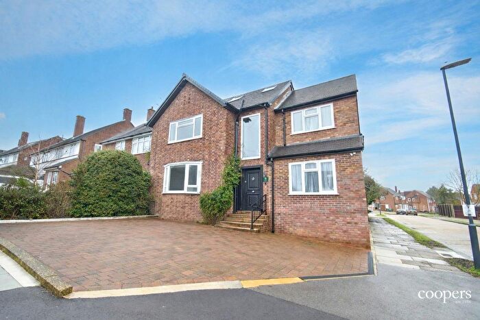 6 Bedroom Semi Detached House To Rent In Evelyn Drive, Pinner, HA5