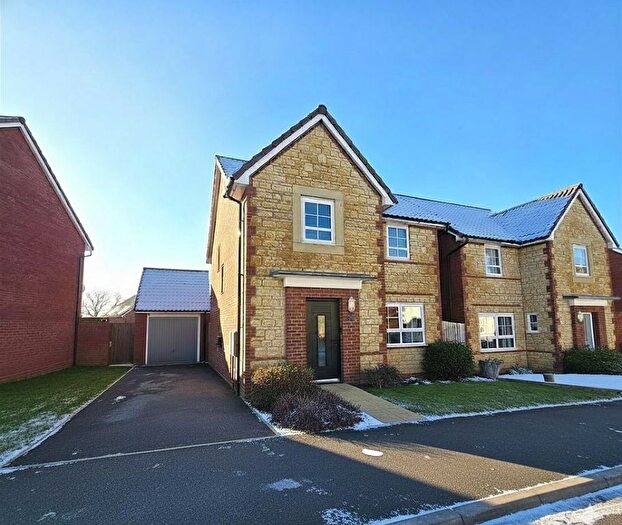 4 Bedroom Detached House For Sale In Gainey Gardens, Chippenham, SN15