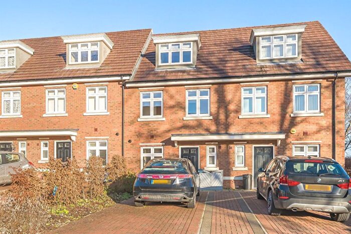 4 Bedroom Terraced House For Sale In Faringdon Road, Earley, Reading, RG6