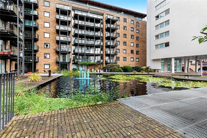 2 Bedroom Apartment To Rent In Branch Road, E14