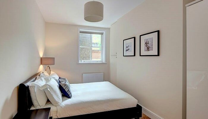 3 Bedroom Flat To Rent In Hamlet Gardens, London, W6