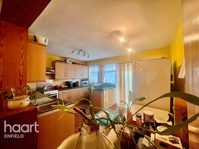 3 Bedroom Terraced House For Sale In Balmoral Road, Enfield, EN3