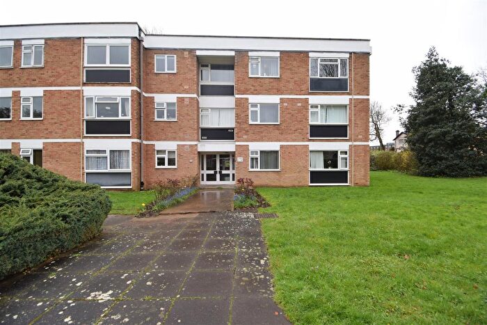 2 Bedroom Flat To Rent In Holland Court, Kingsholm, GL1