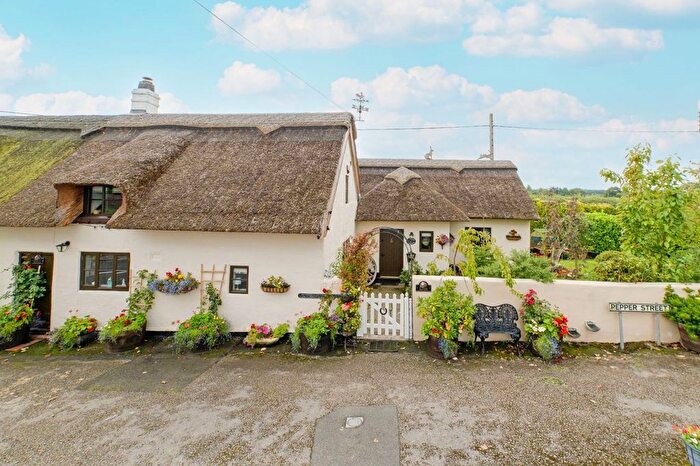 3 Bedroom Semi-Detached House For Sale In Pepper Street, Appleton Thorn, WA4