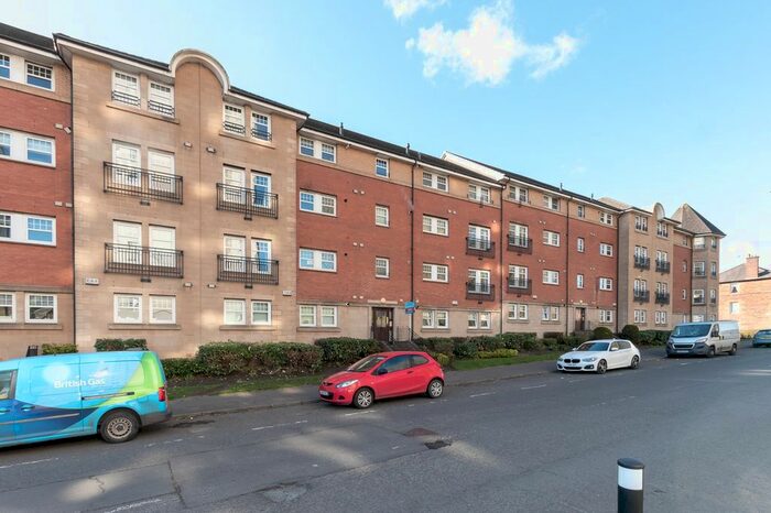 2 Bedroom Flat To Rent In Pleasance Street, Shawlands, Scotland, G43