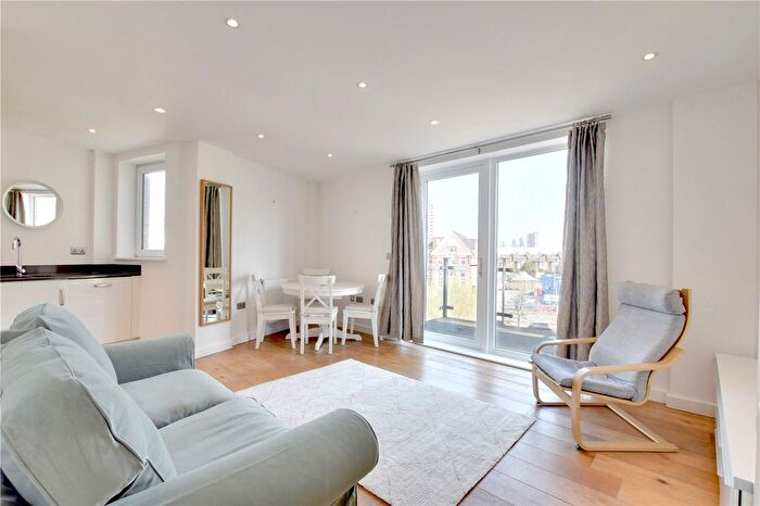 1 Bedroom Flat To Rent In Commerell Street, London, SE10