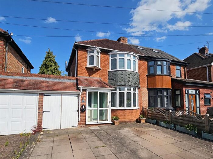 3 Bedroom Semi-Detached House For Sale In Springfield Crescent, Solihull, B92