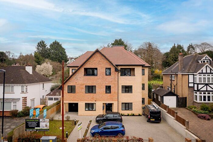 3 Bedroom Flat For Sale In Woodcote Valley Road, Endlesham Court, CR8