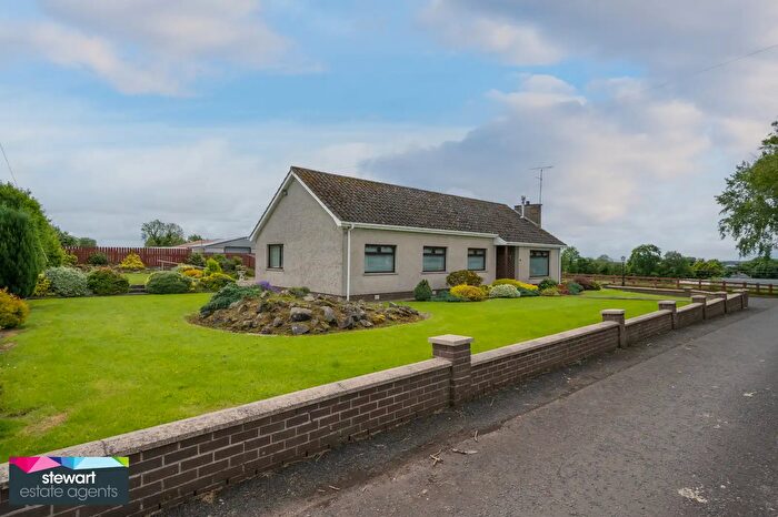 5 Bedroom Detached House With Small Holdings For Sale In Darachrean Road, Ballinderry Upper, BT28